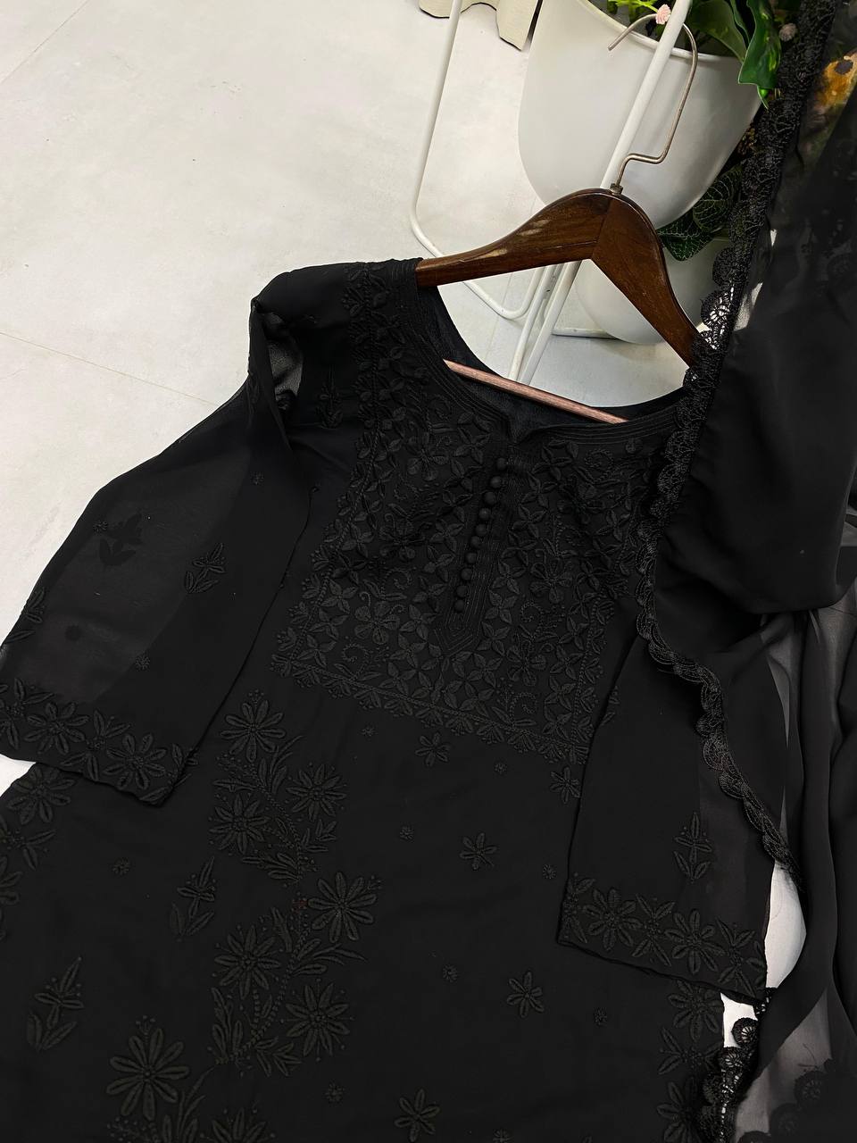 Color_Black