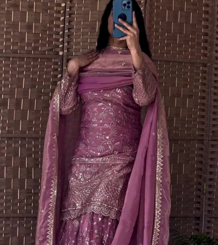 Women's Pink Crush Silk   5Mm Sequence Embroidery Work Kurta Set