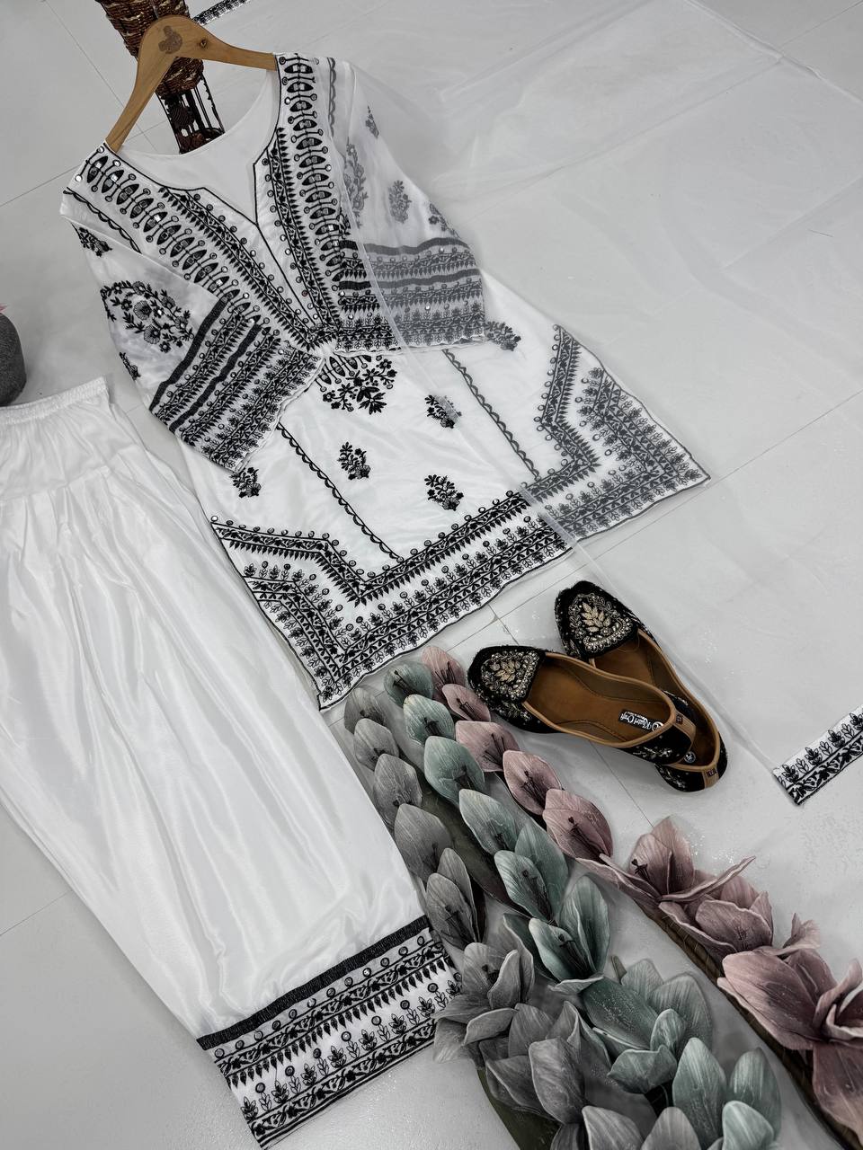 Color_White