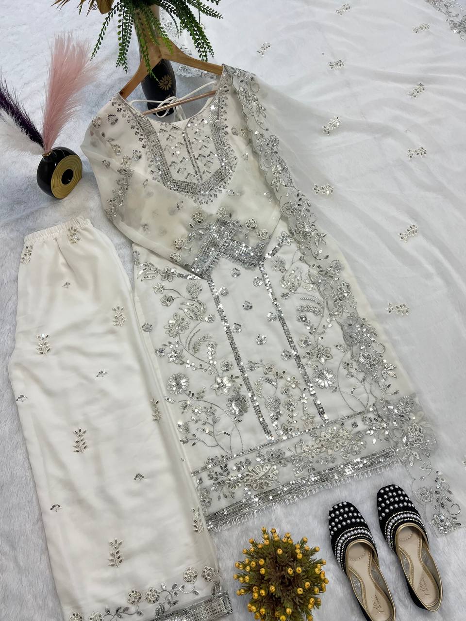Color_WHITE