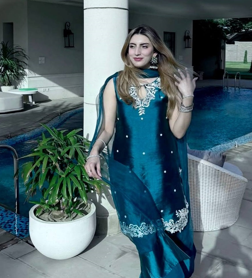 Women's Navy Blue Crepe  Embroidery Cotton Thread Work  Kurta Set