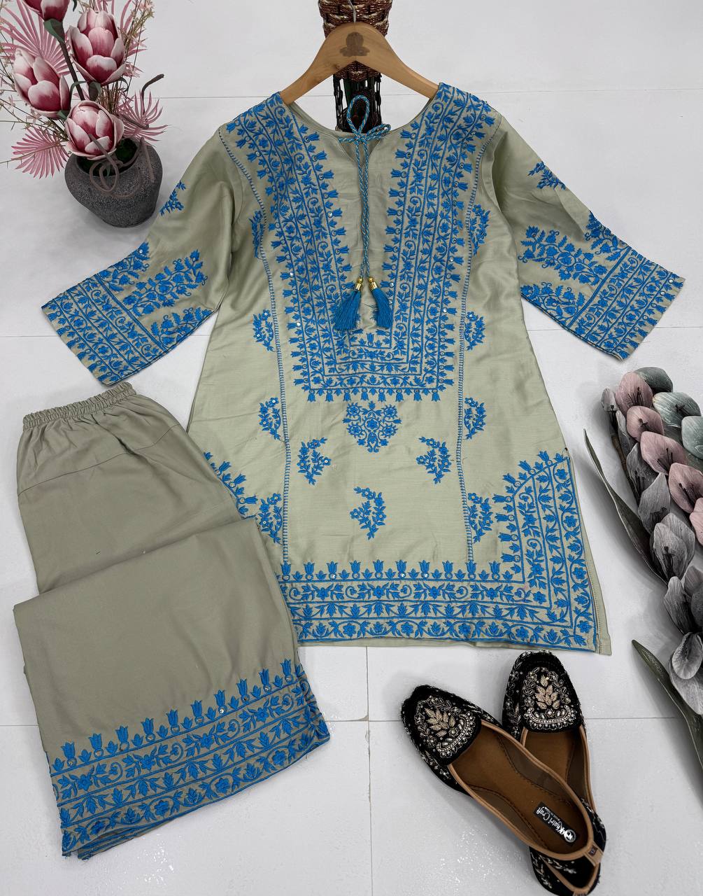 Color_Grey