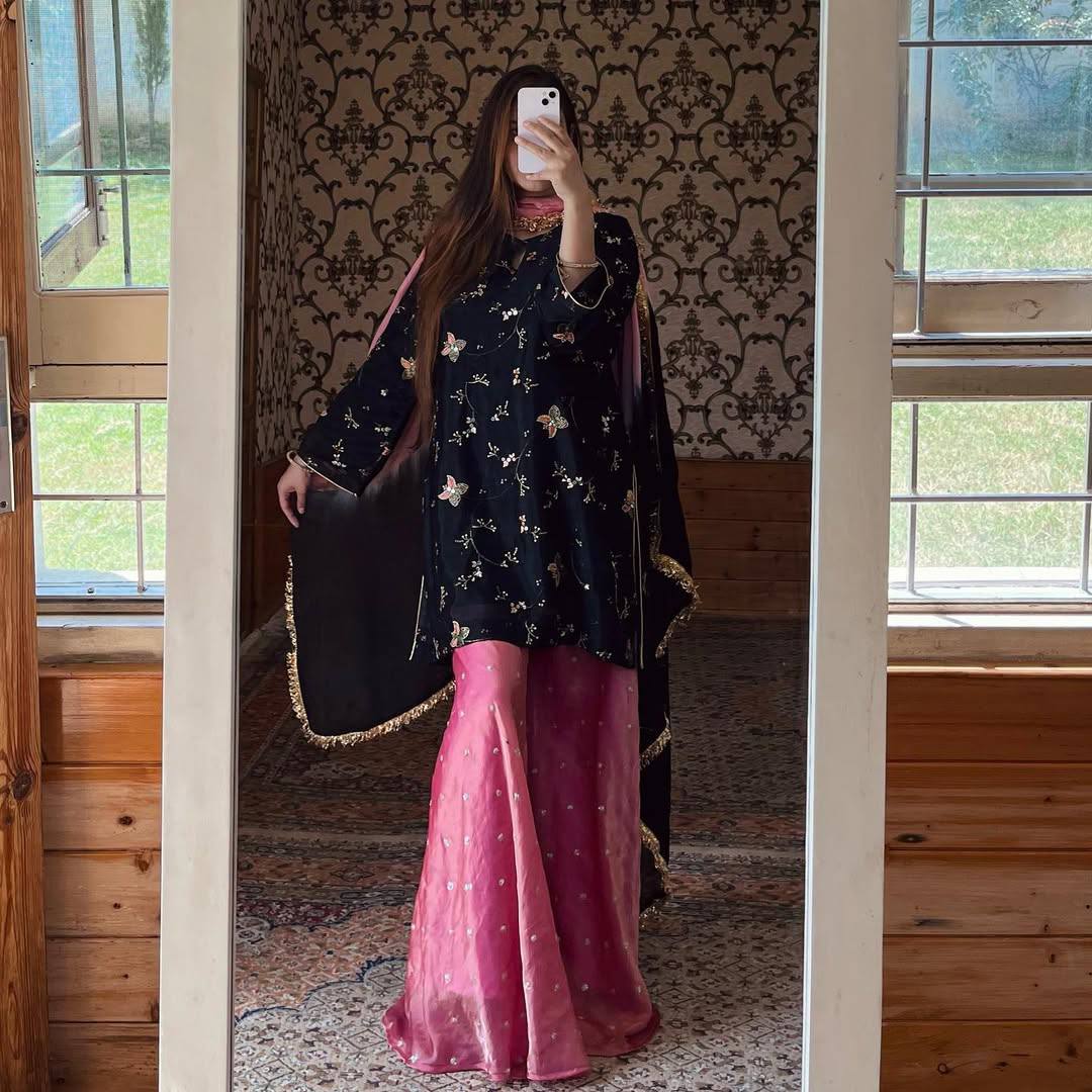 Women's Black Crush Silk  5Mm Sequence Embroidery Work Kurta Set