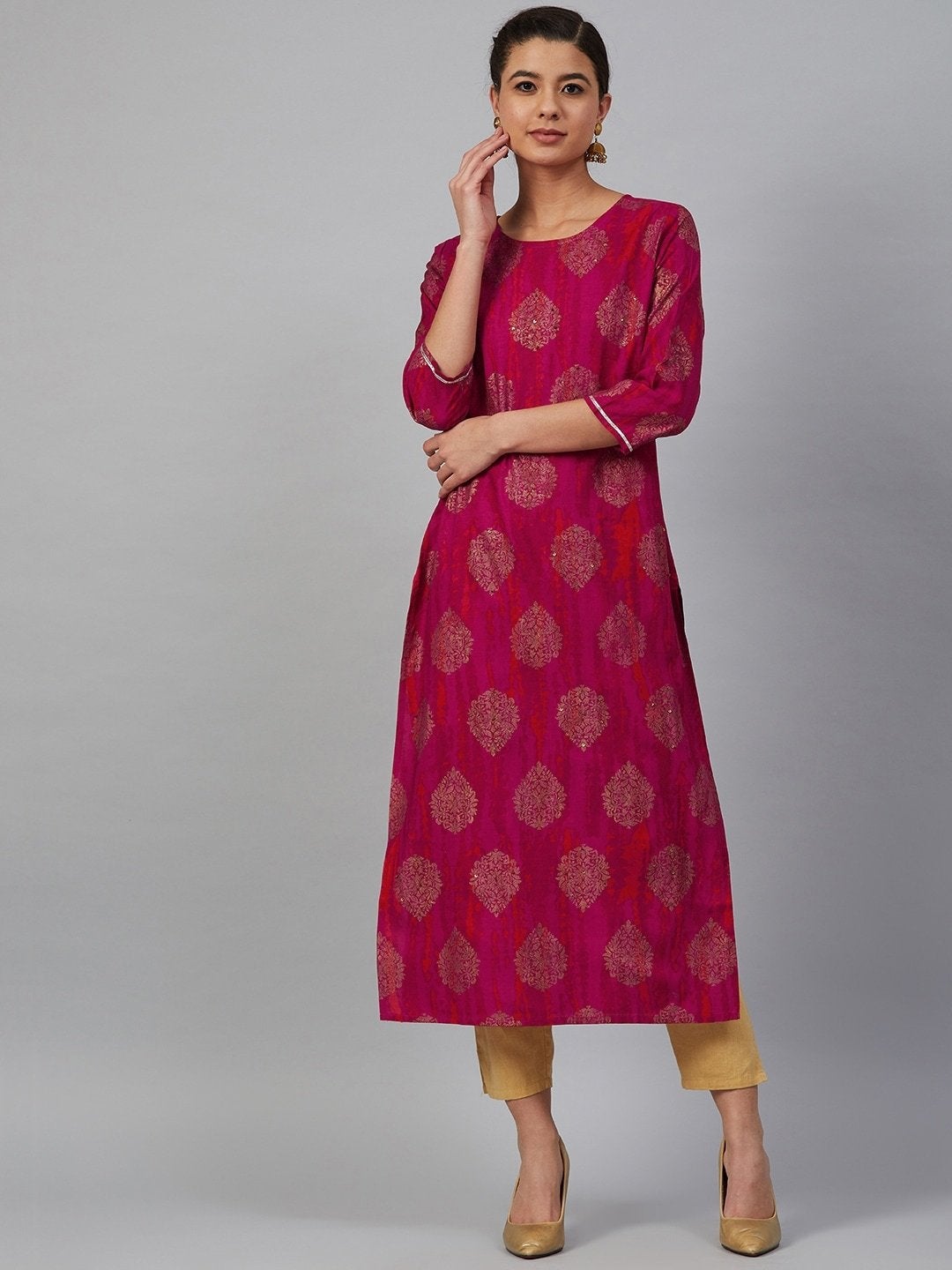Women's Pink & Golden Printed Straight Dyed Kurta