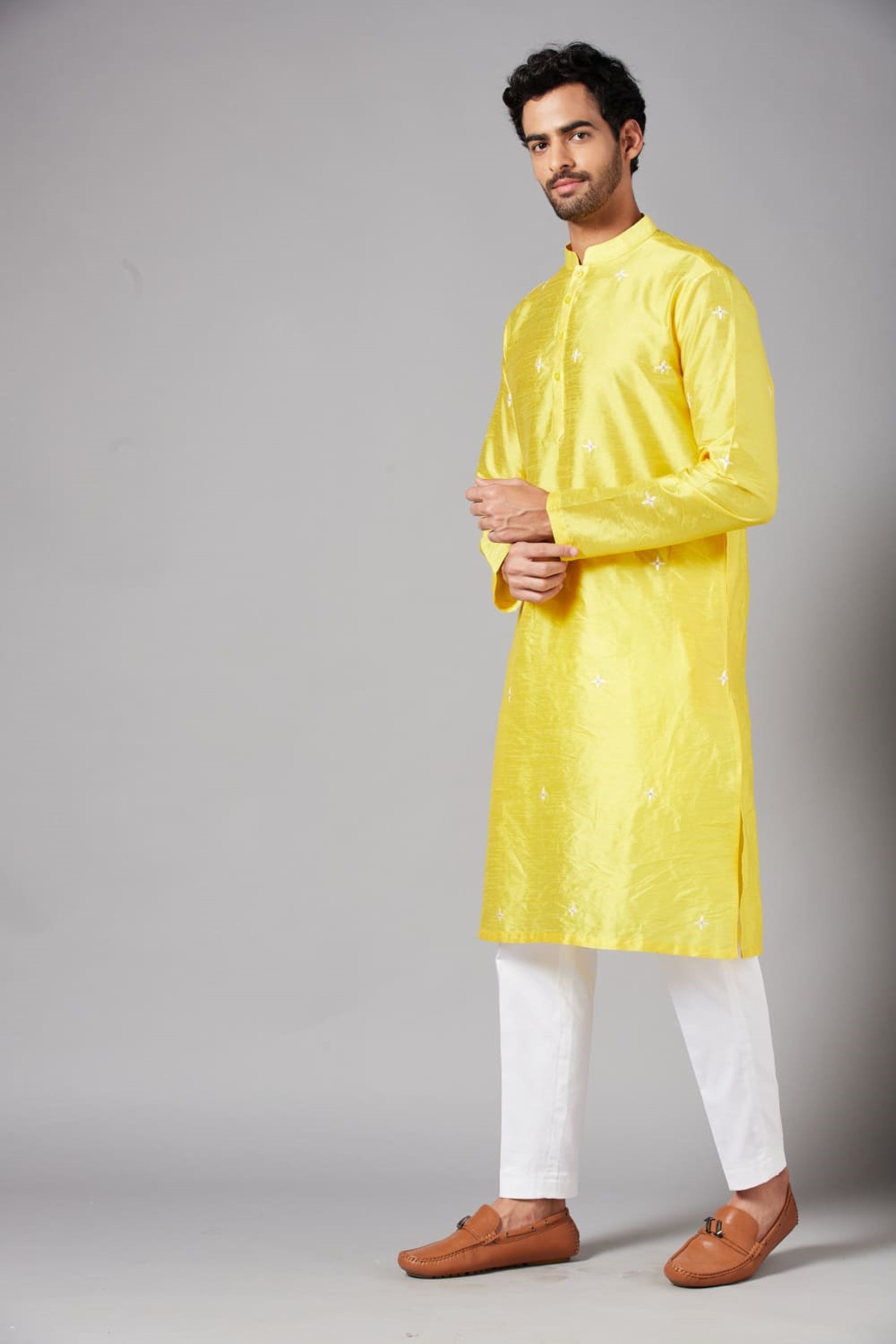 Men's Yellow Color Saanjh Yellow Embroidered Kurta With Mirror Details Cotton - Hilo Design