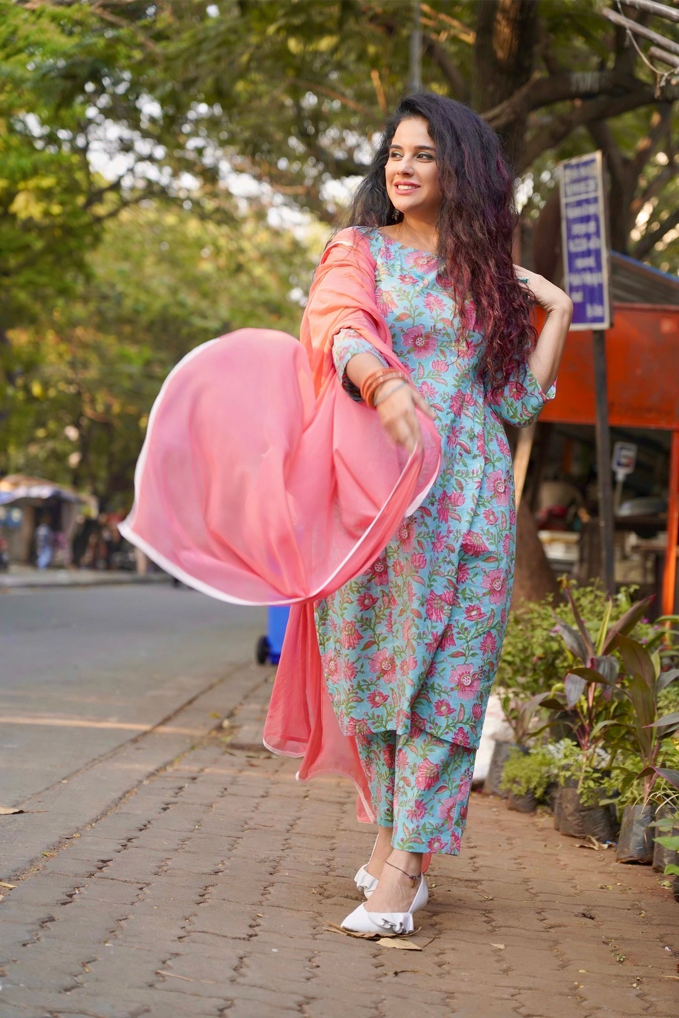 Women's Cotton Blue Pink Floral Printed Kurta Set - (Set Of 3) - Nangalia Ruchira