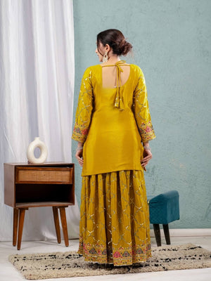 Color_YELLOW