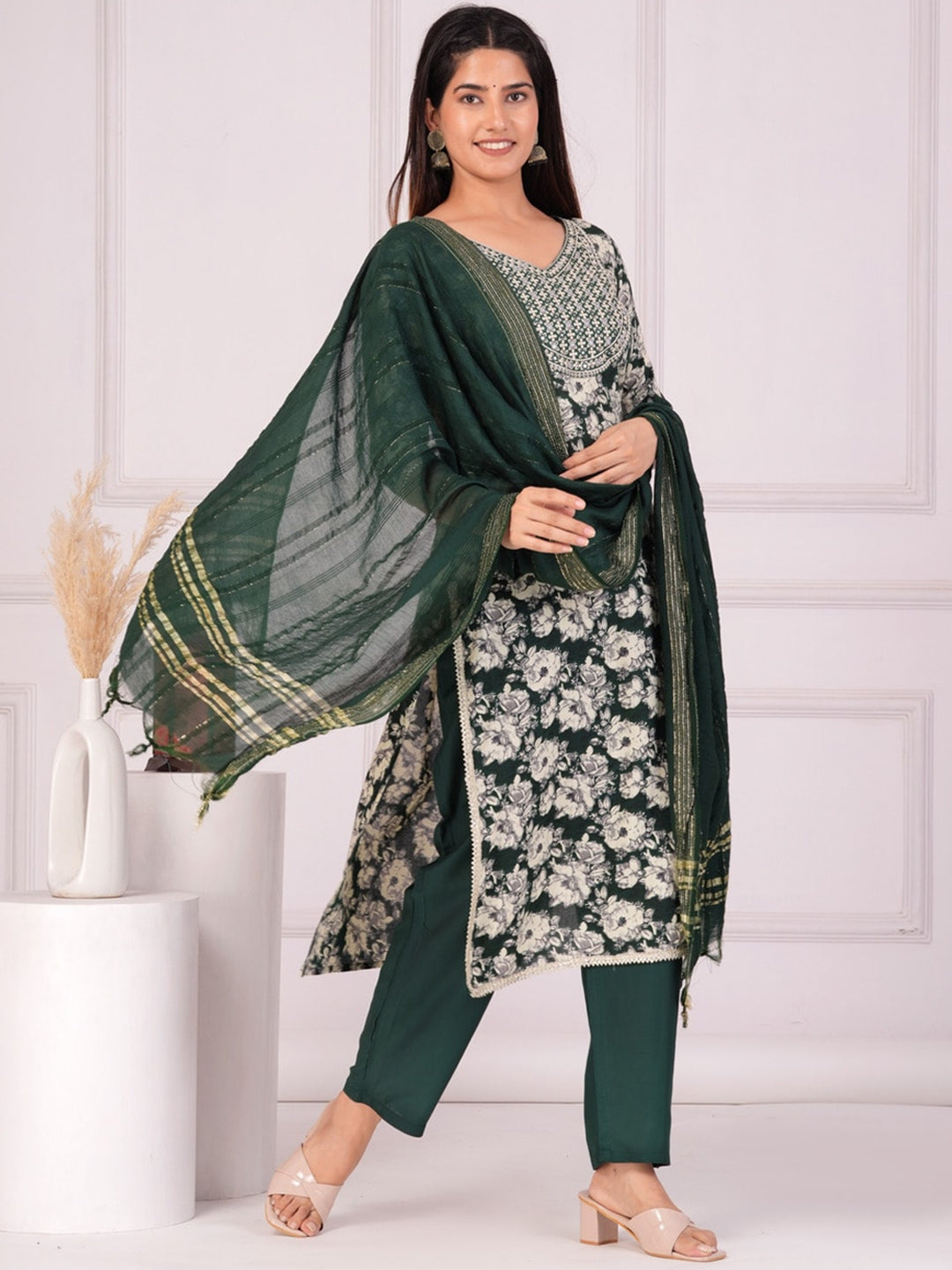 Women's Floral Printed Regular Straight Kurta & Palazzos With Dupatta - Taantav