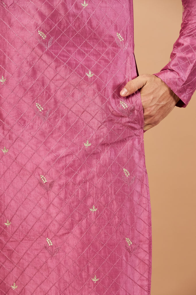 Men's Purple-Pink Color Pimetric All Over Over Self Geometric & Zari Leaf Embroidered Kurta Dupion