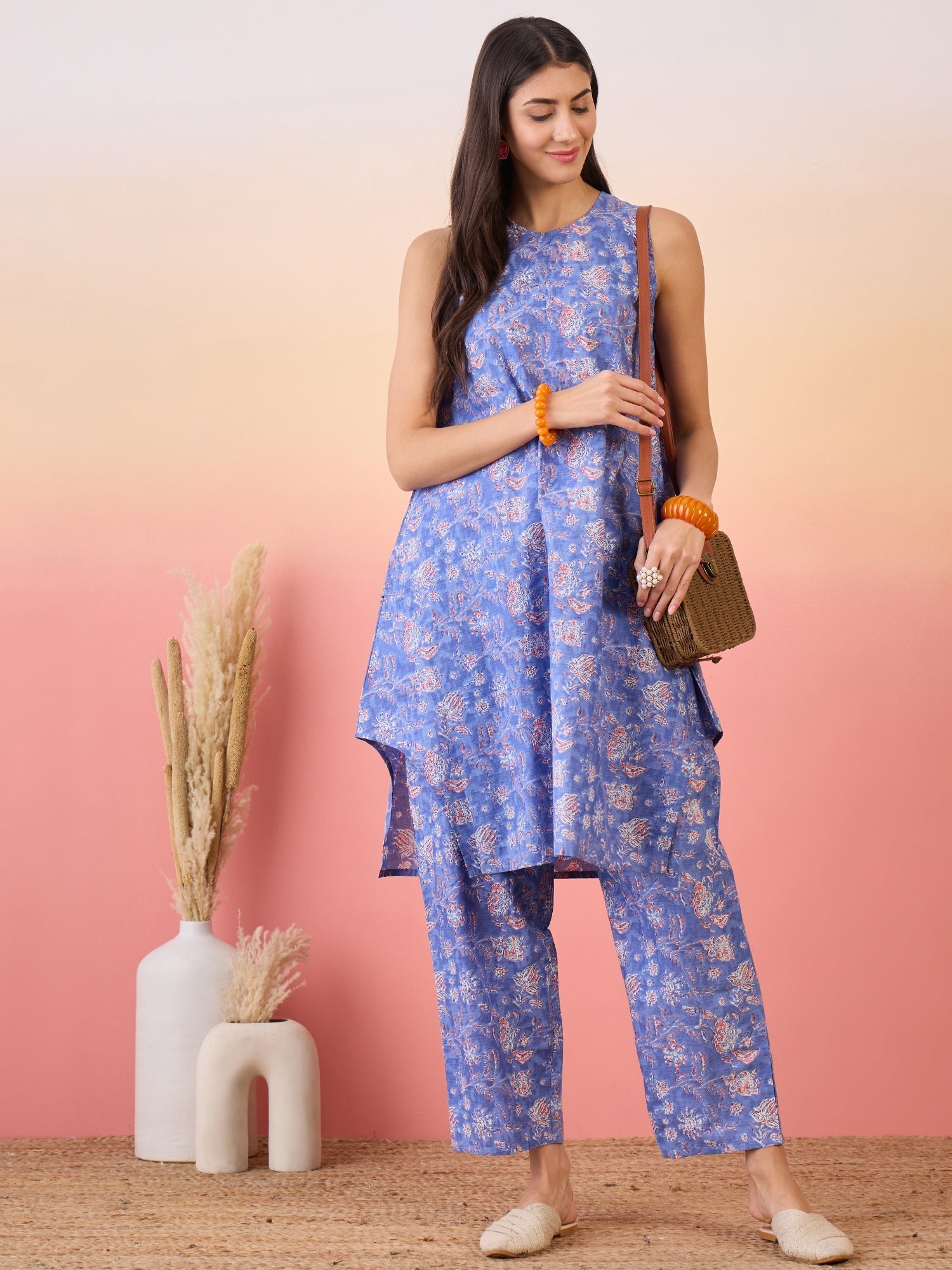 Women's Jordy Blue Floral Print Round Neck Kurta Set - InWeave