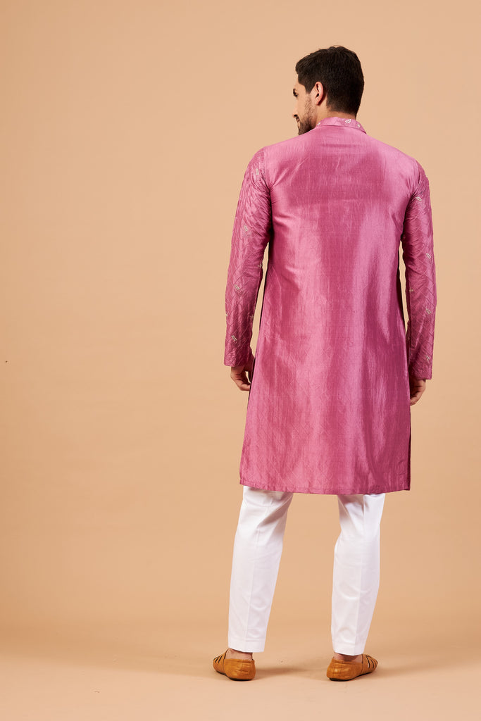 Men's Purple-Pink Color Pimetric All Over Over Self Geometric & Zari Leaf Embroidered Kurta Dupion