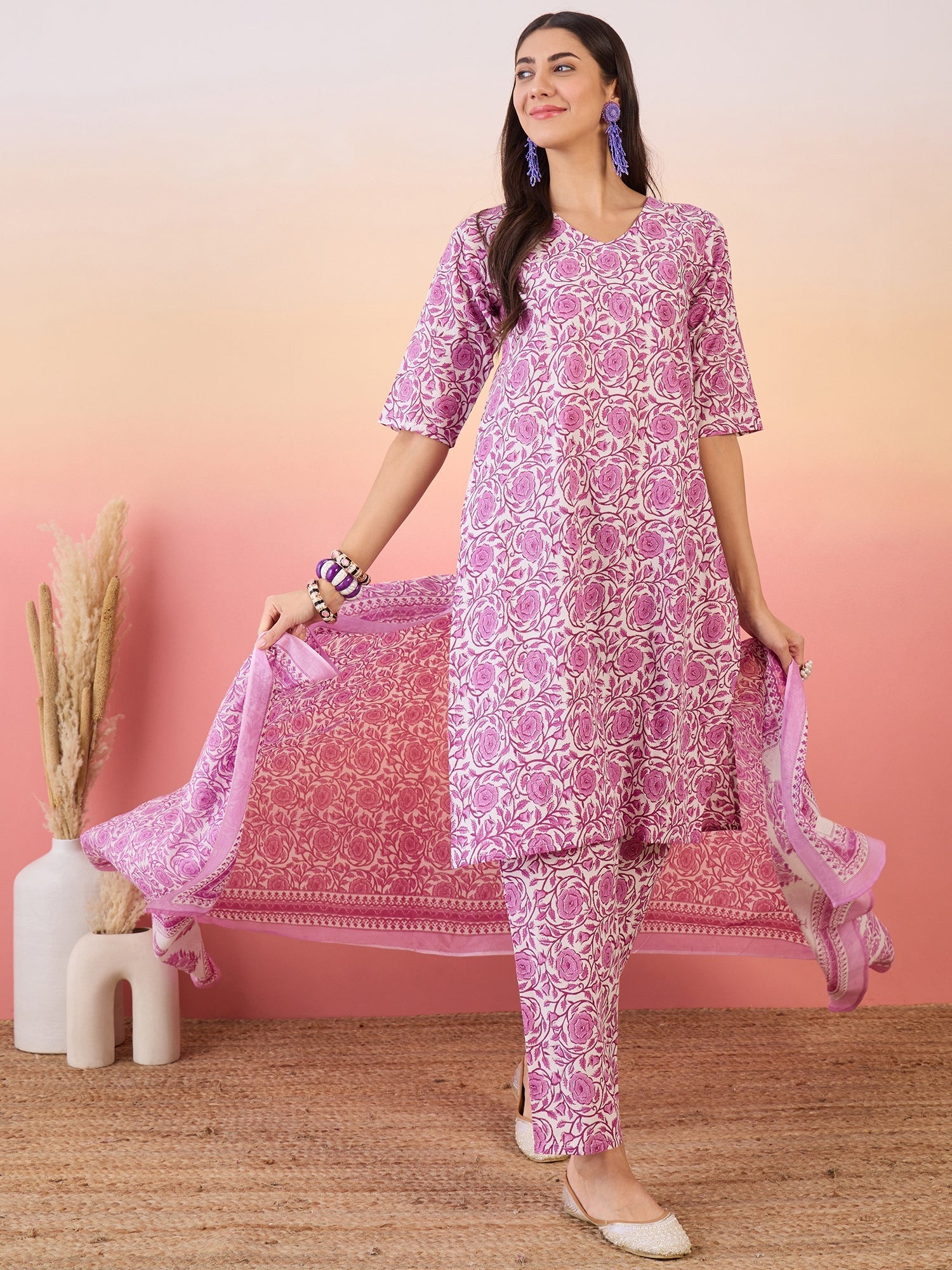 Women's Light Purple Rose Jaal V Neck Straight Kurta Set W Dupatta - InWeave