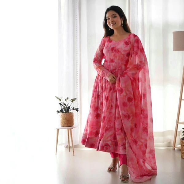 Women's Floral Printed Knee Length Elbow Length Sleeves Round Neck Kurti And Palazzo Set With Net Dupatta