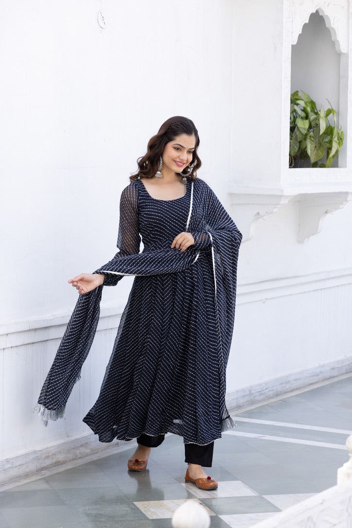 Women's Floral Printed Knee Length Elbow Length Sleeves Round Neck Kurti And Palazzo Set With Net Dupatta