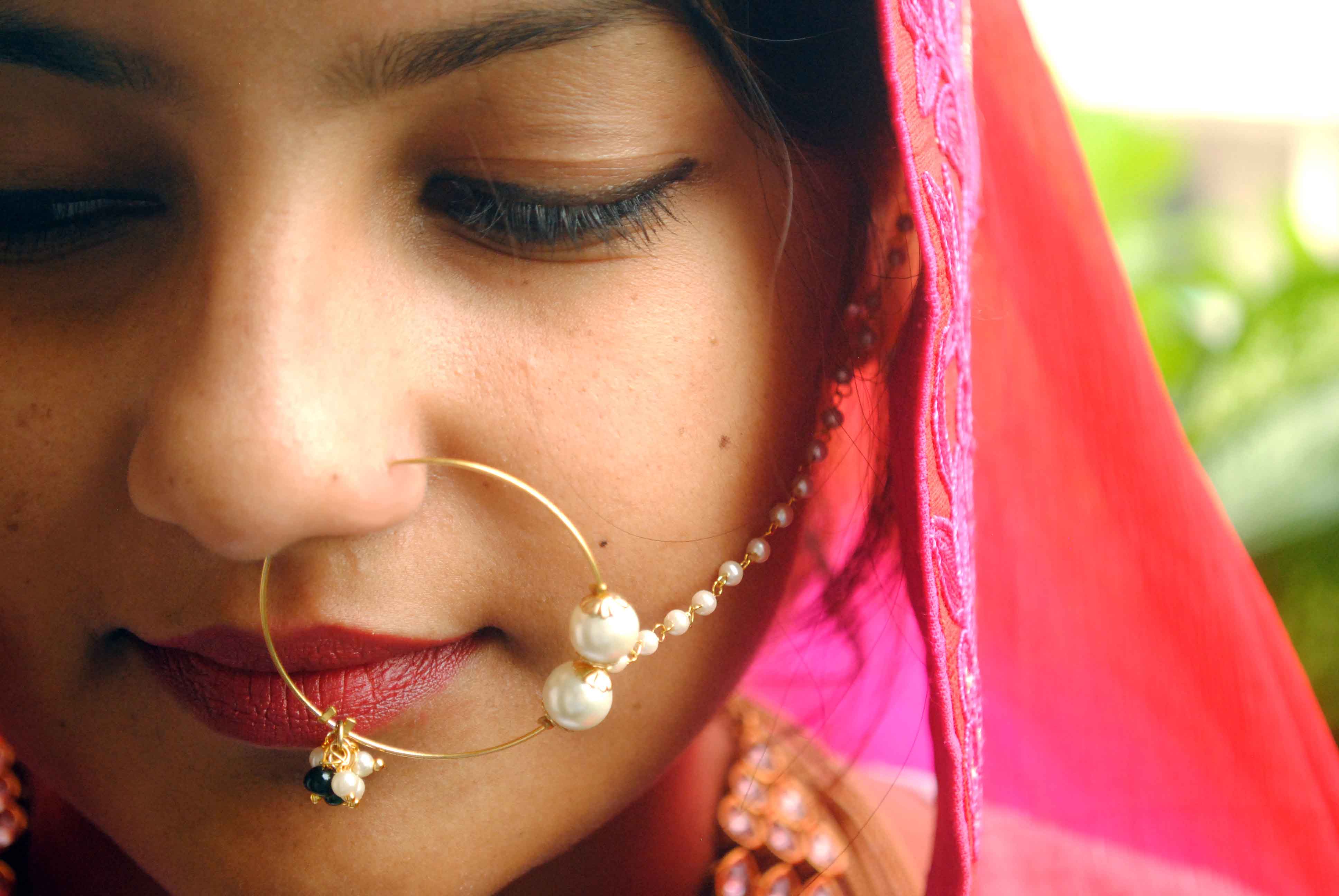 Women's kundan rhyme