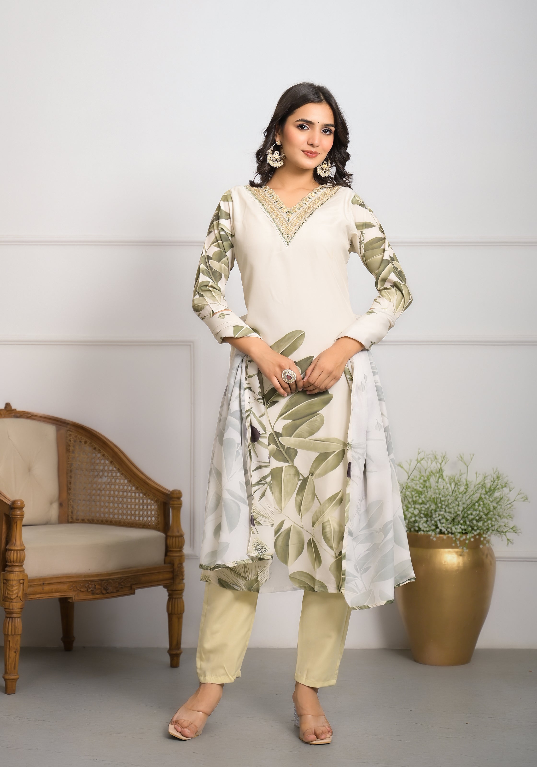 Women's Off-White Crepe Resham Embroidery Kurta Set - Ksm Prints