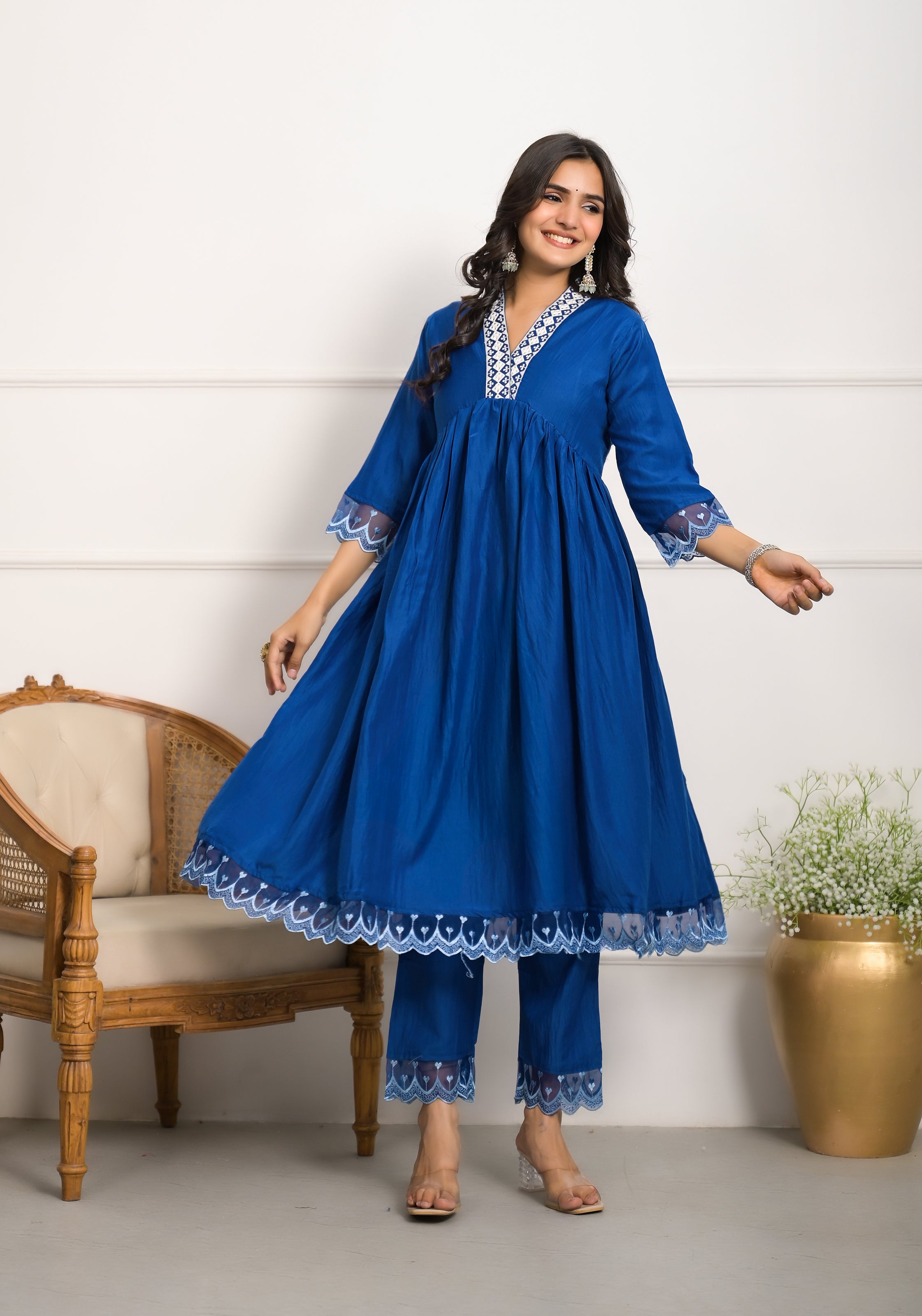 Women's Blue Silk    Resham Embroidery Kurta Set - Ksm Prints