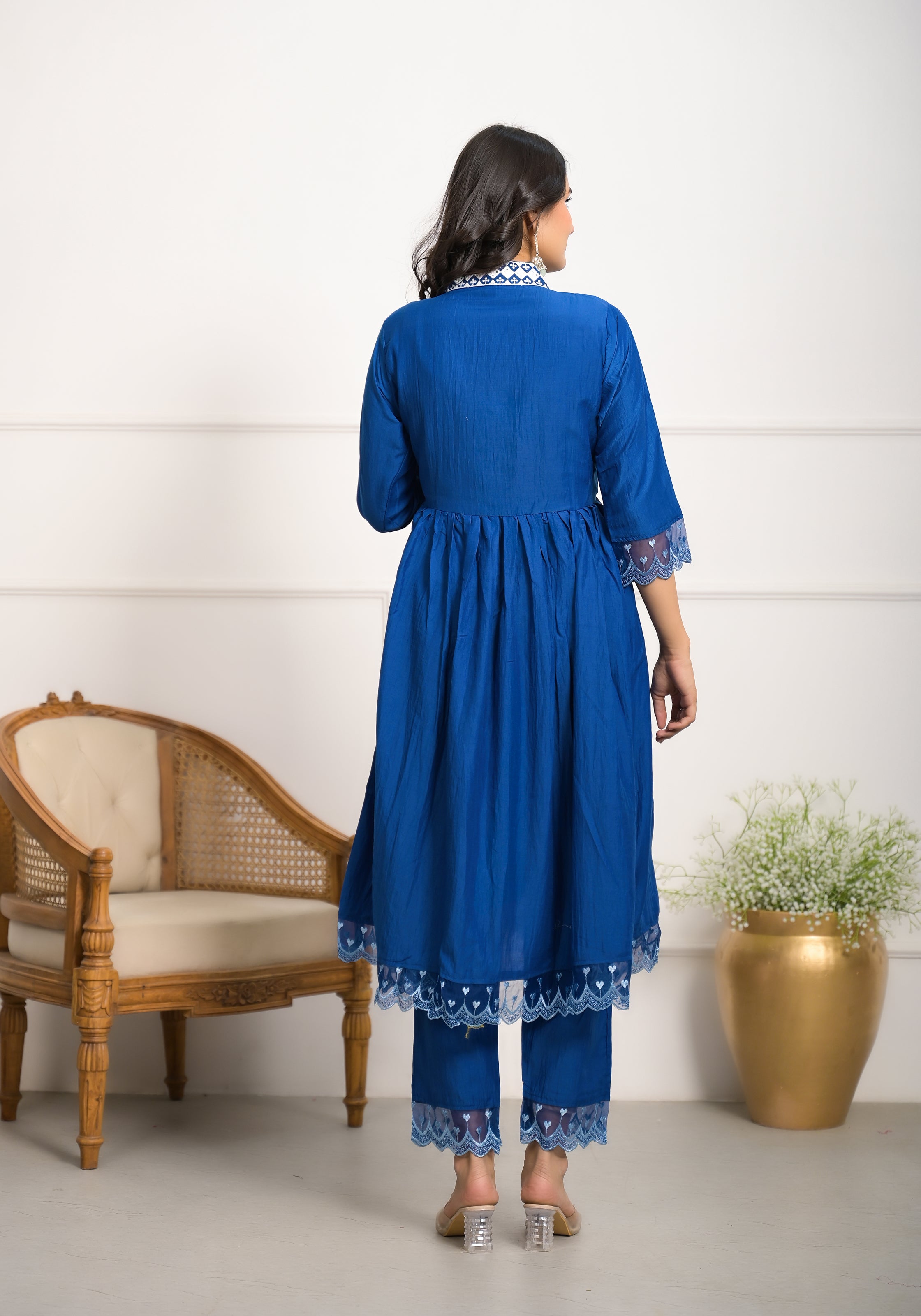 Women's Blue Silk    Resham Embroidery Kurta Set - Ksm Prints