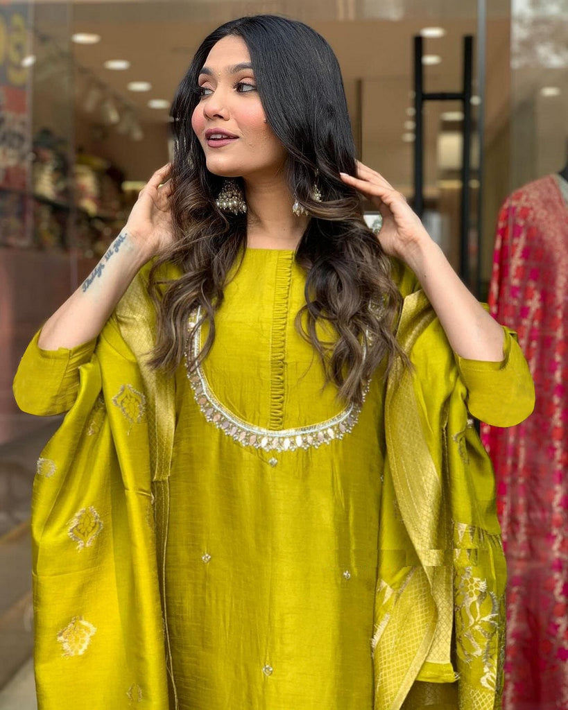 Women's Yellow Chanderi Resham Embroidery Kurta Set