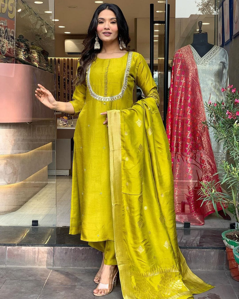 Women's Yellow Chanderi Resham Embroidery Kurta Set