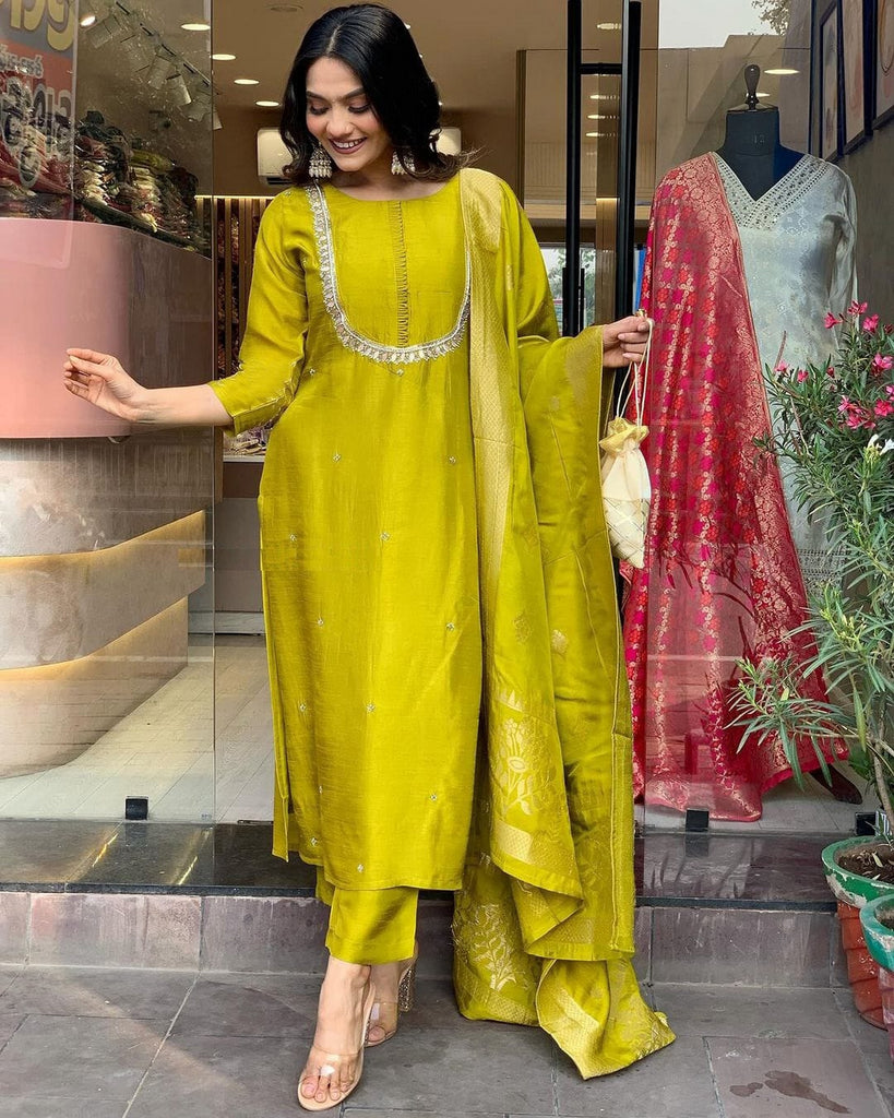 Women's Yellow Chanderi Resham Embroidery Kurta Set