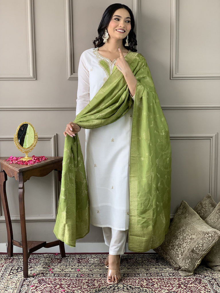 Women's White Viscose Resham Embroidery Kurta Set