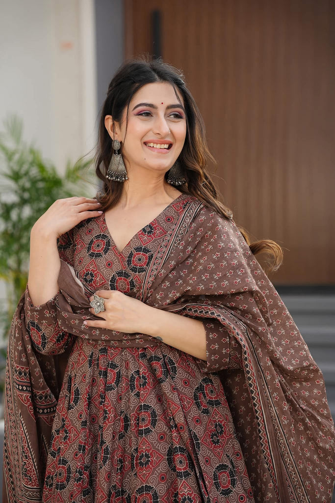 Color_Brown