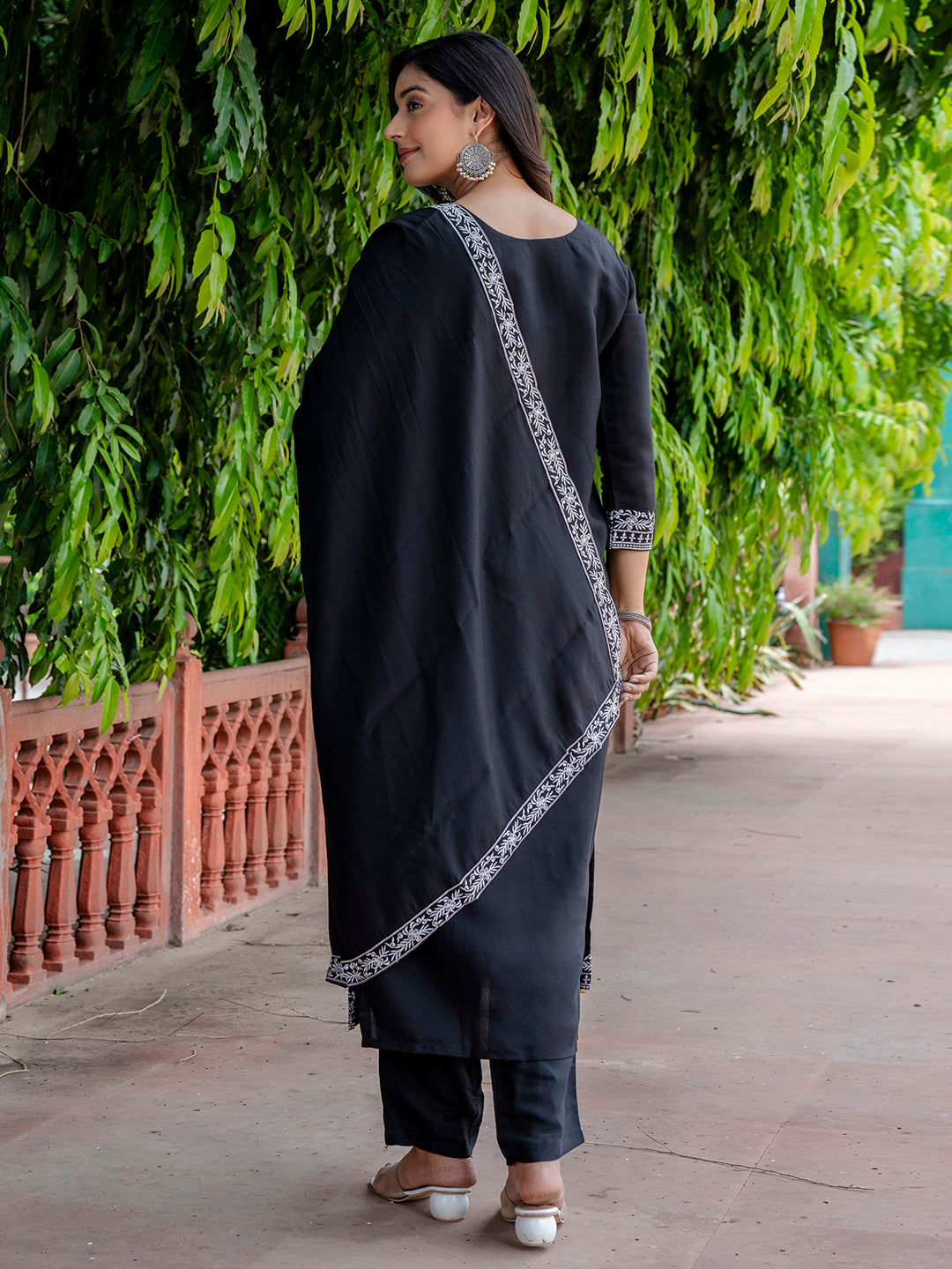 Color_Black