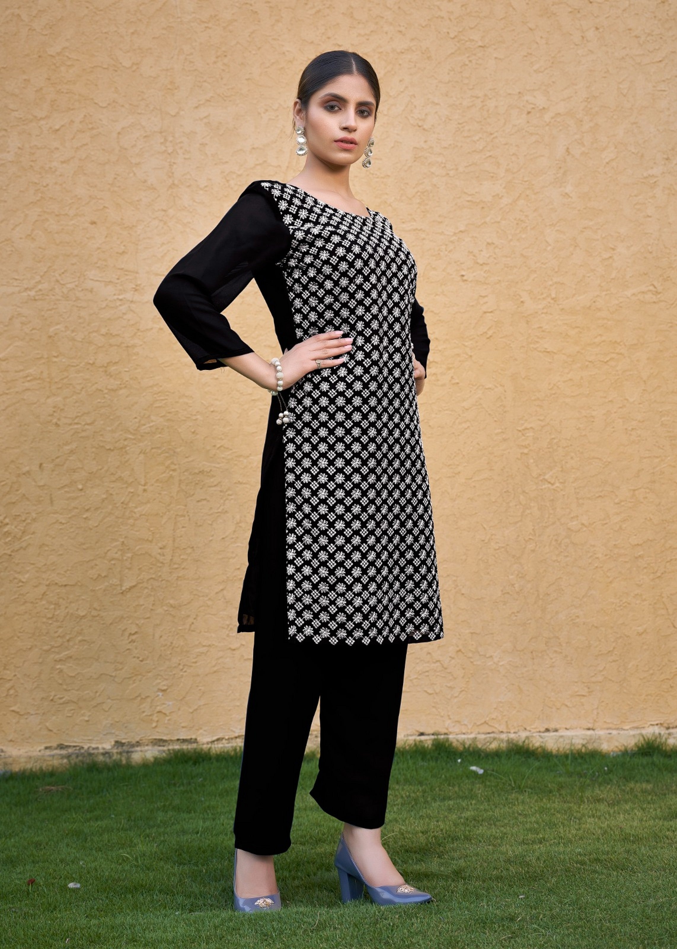 Color_Black