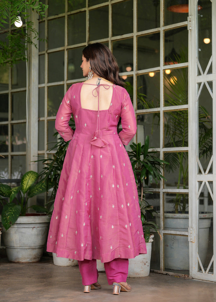 Women's Pink Smart And Ethnic Readymade Kurta Set For Casual And Formal Looks