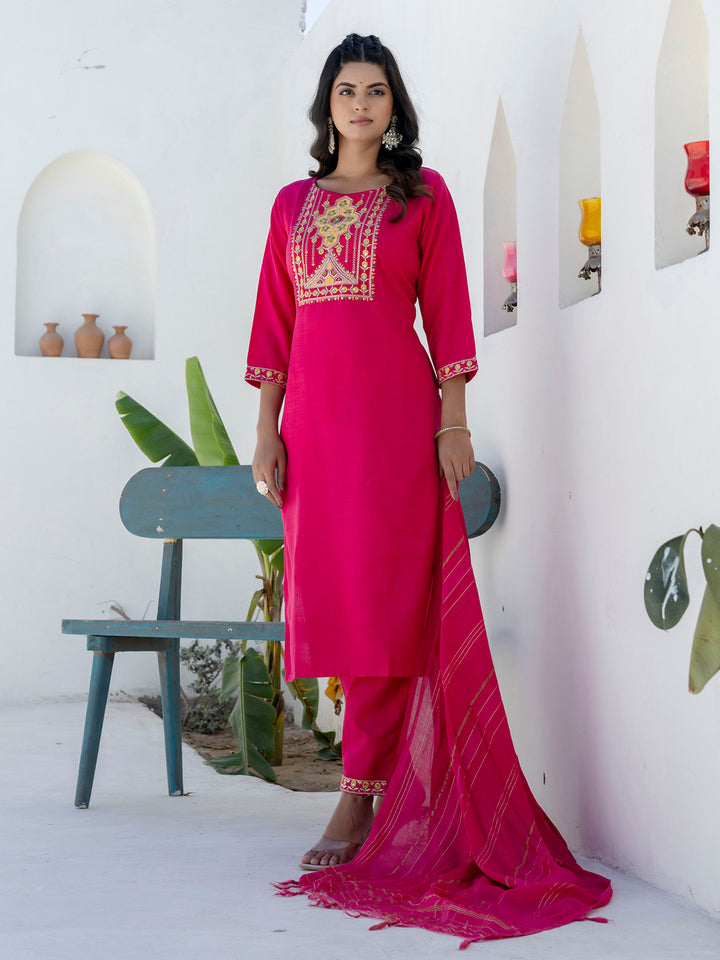 Women's Pink Cotton Blend Readymade Kurta Set For Ethnic Festive Looks