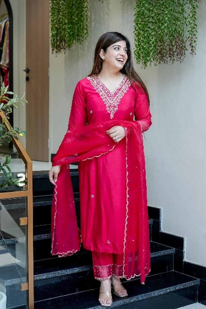 Women's Pink Viscose Chanderi Beautiful And Ethnic Readymade Kurta Set