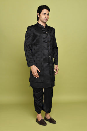 Color_BLACK
