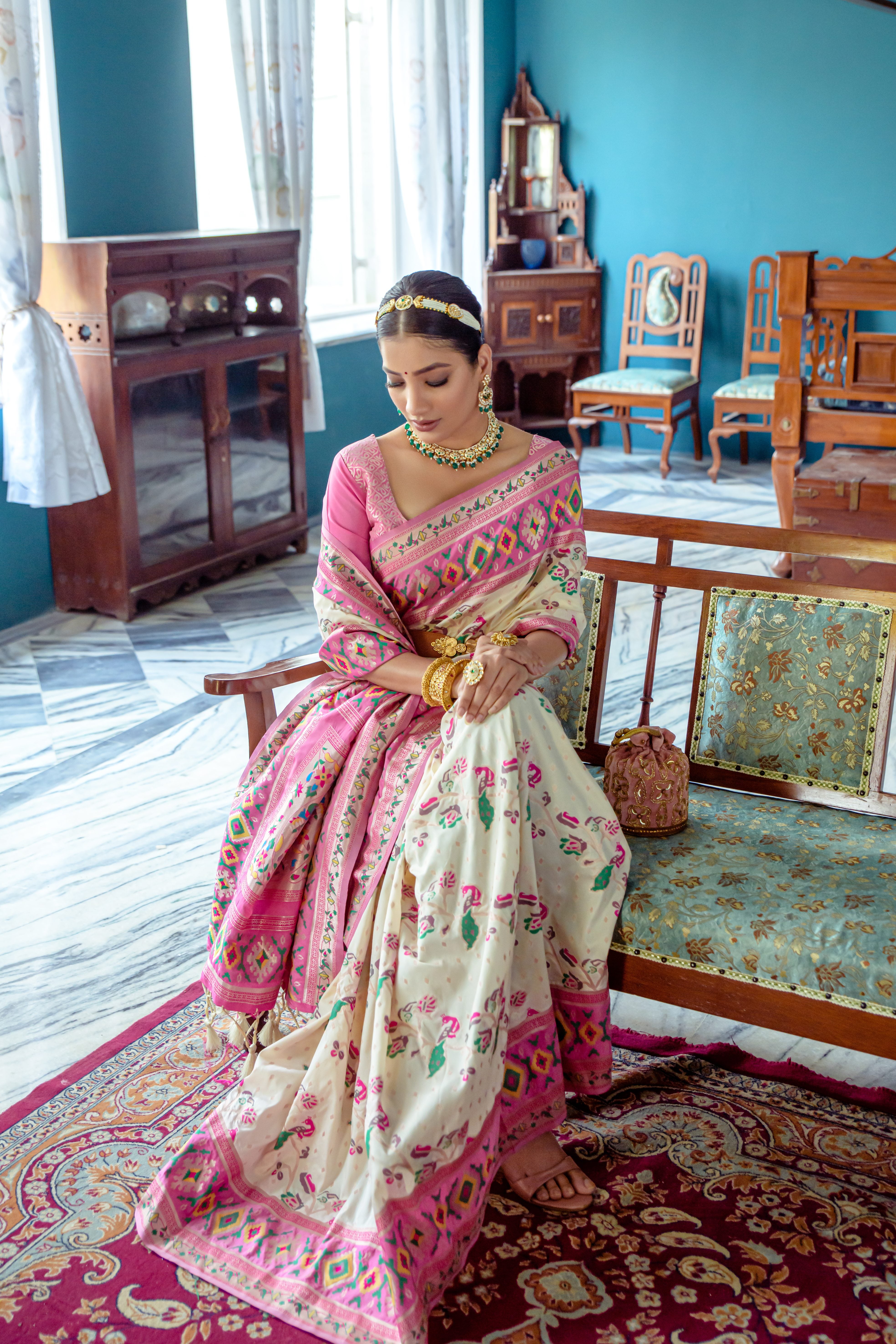 Women's Off White Meenakari Zari Woven Paithani Silk Traditional Saree With Blouse  (Saree Blouse Without stitch) - Aastha Fashion