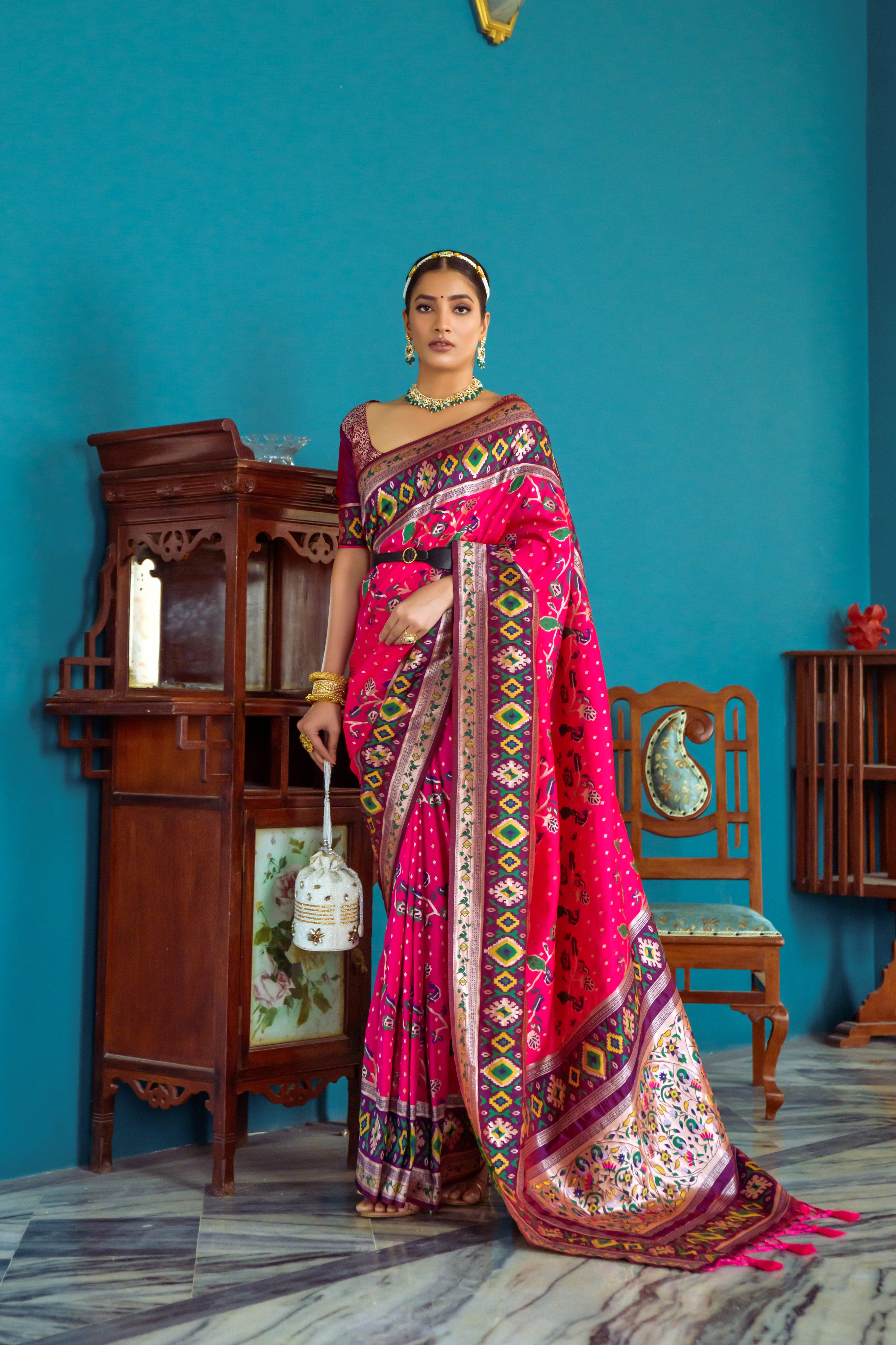 Women's Pink Meenakari Zari Woven Paithani Silk Traditional Saree With Blouse  (Saree Blouse Without stitch) - Aastha Fashion