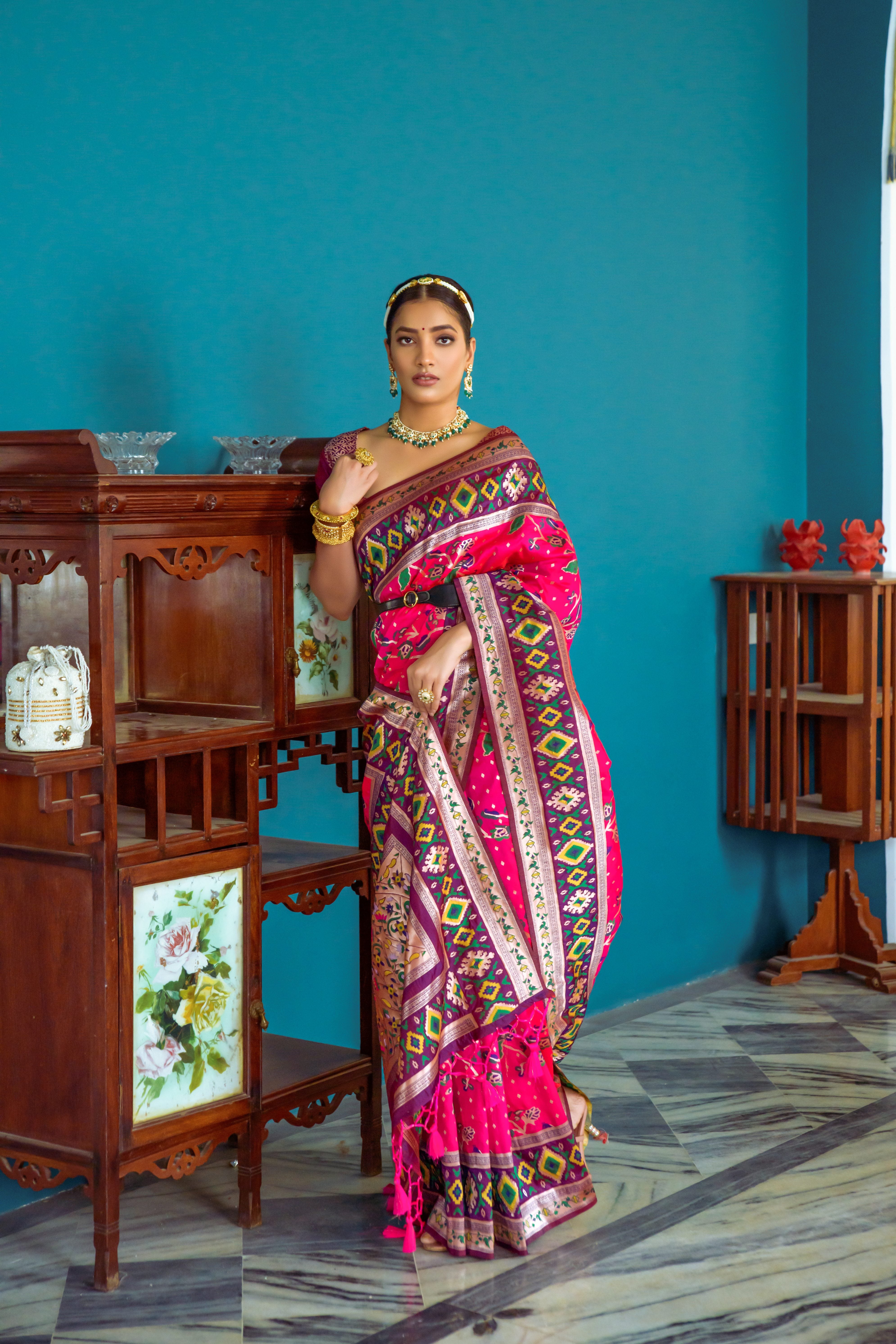 Women's Pink Meenakari Zari Woven Paithani Silk Traditional Saree With Blouse  (Saree Blouse Without stitch) - Aastha Fashion