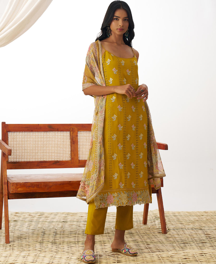 Color_YELLOW