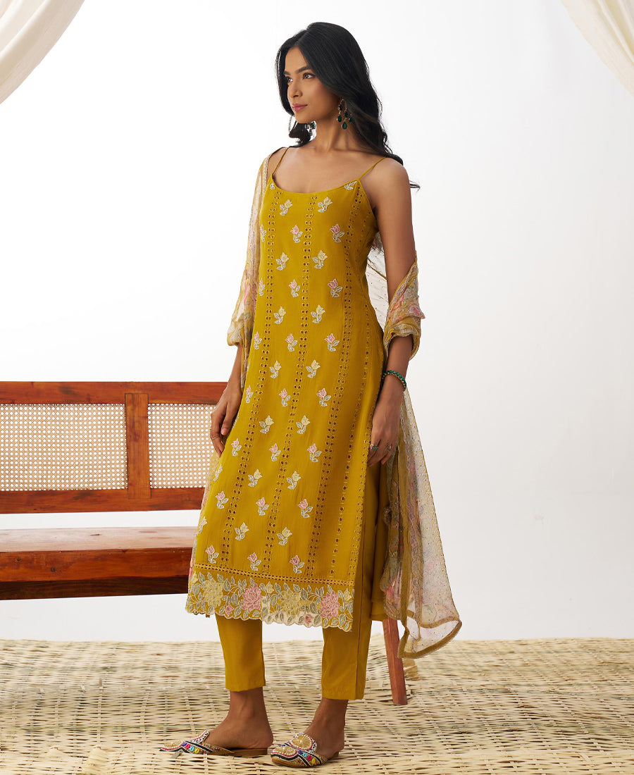 Color_YELLOW