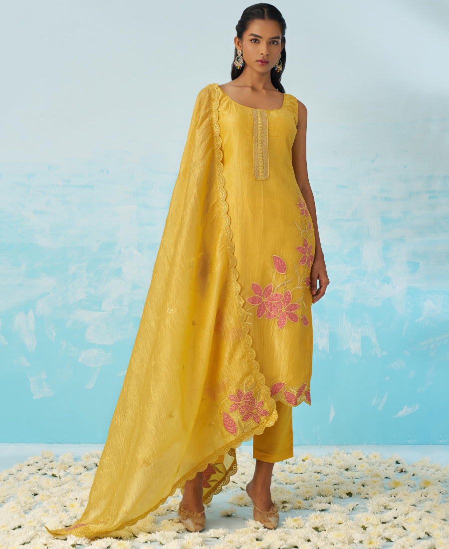 Color_YELLOW