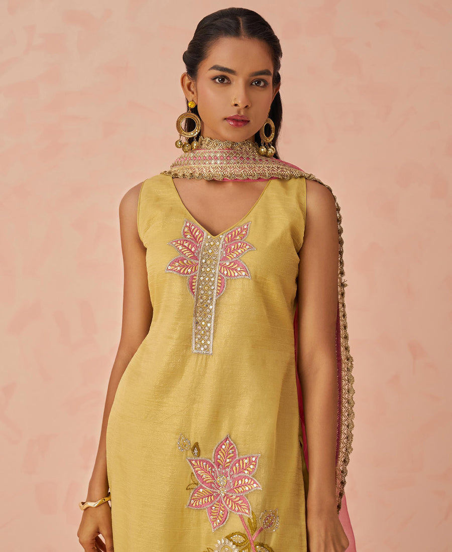 Color_YELLOW