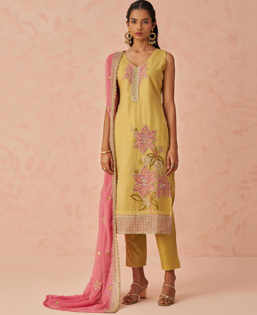 Color_YELLOW
