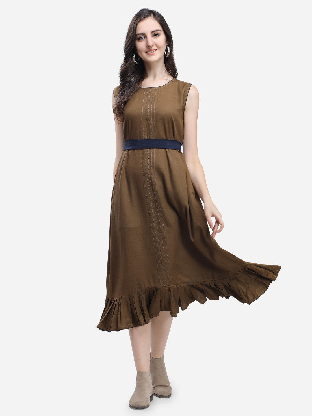 Women's Peach Rayon Cotton Gathered Style Thread Work Kurta Set