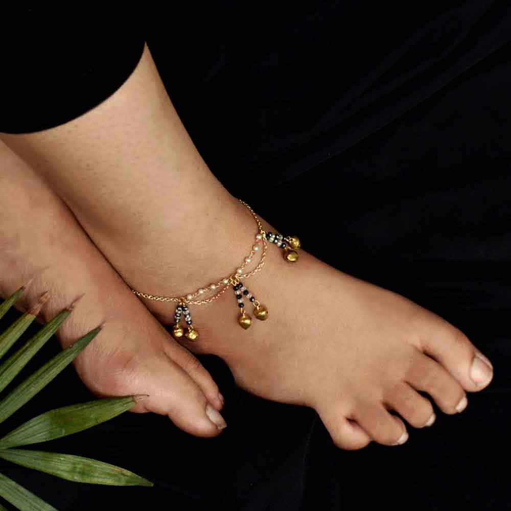Women's BEADED STRING ANKLET