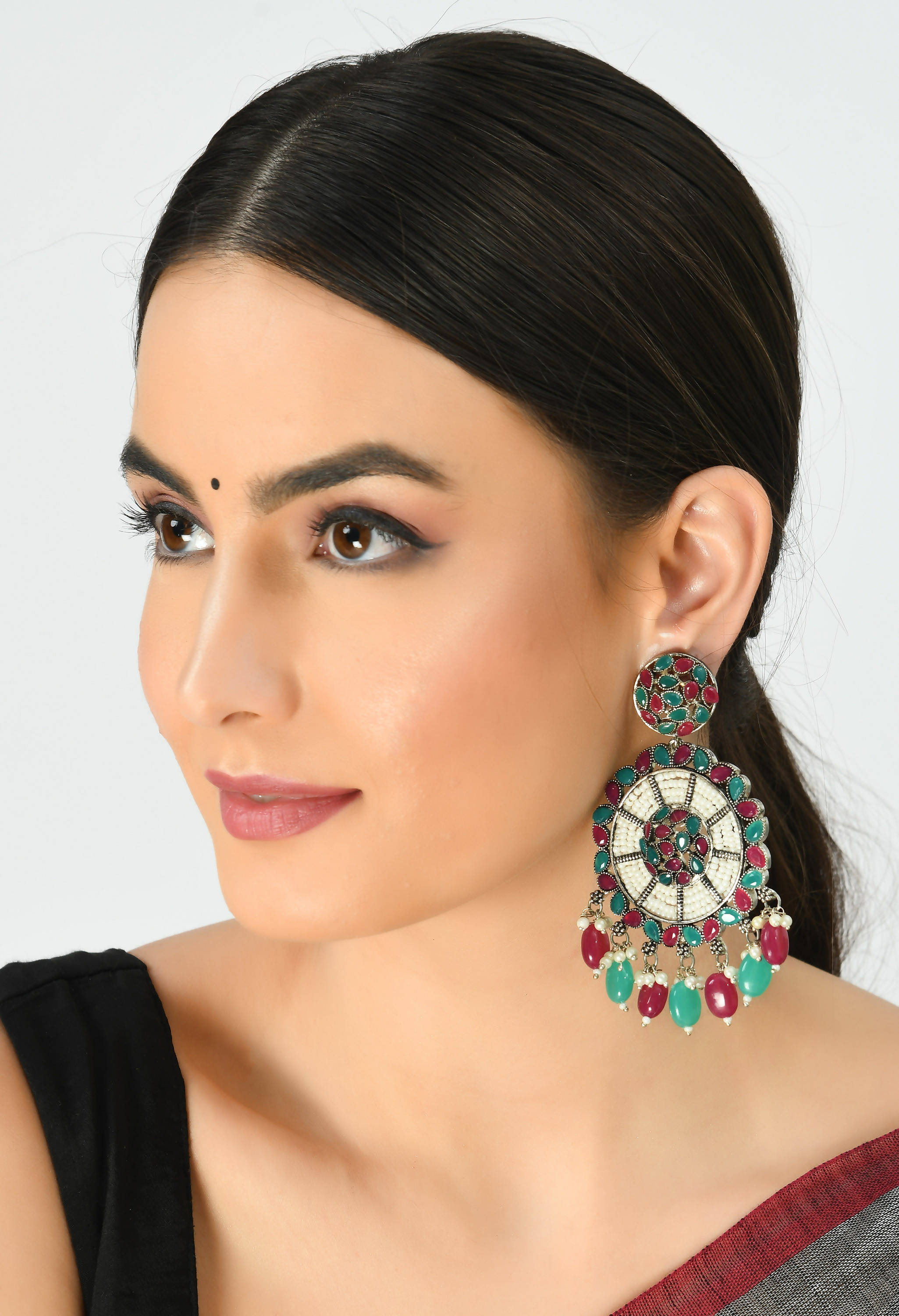Johar Kamal Traditional Kundan & Pearls Ear