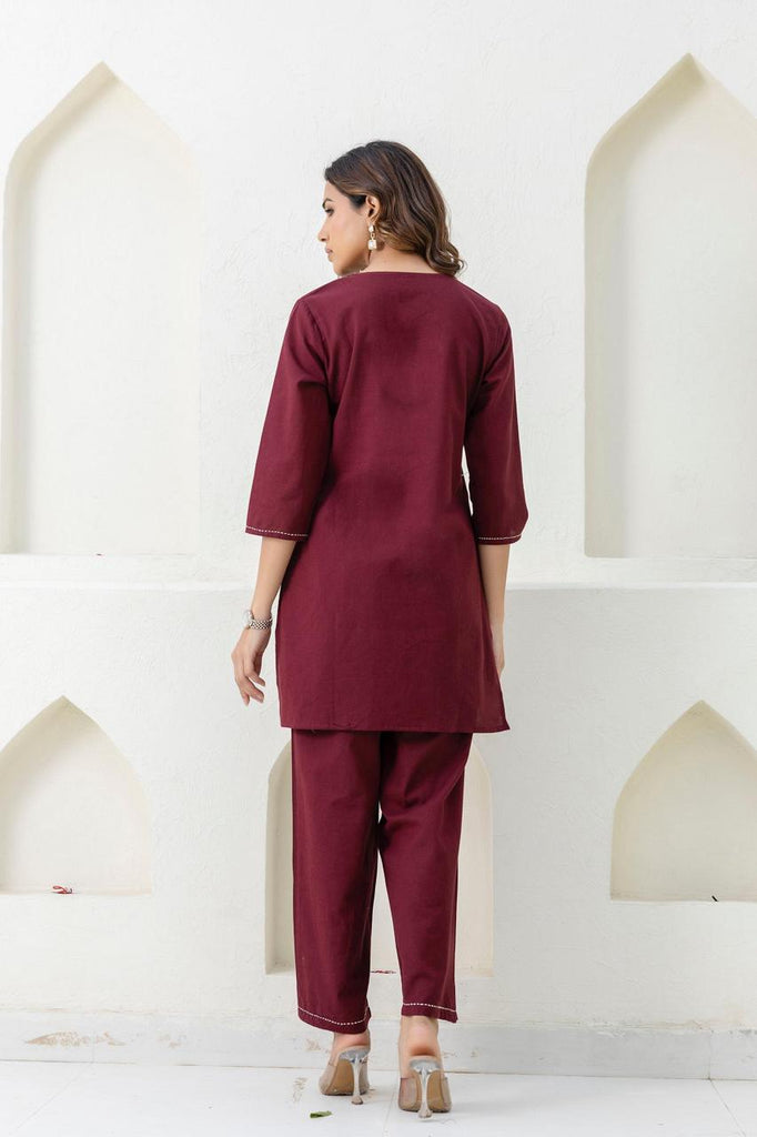 Color_Maroon
