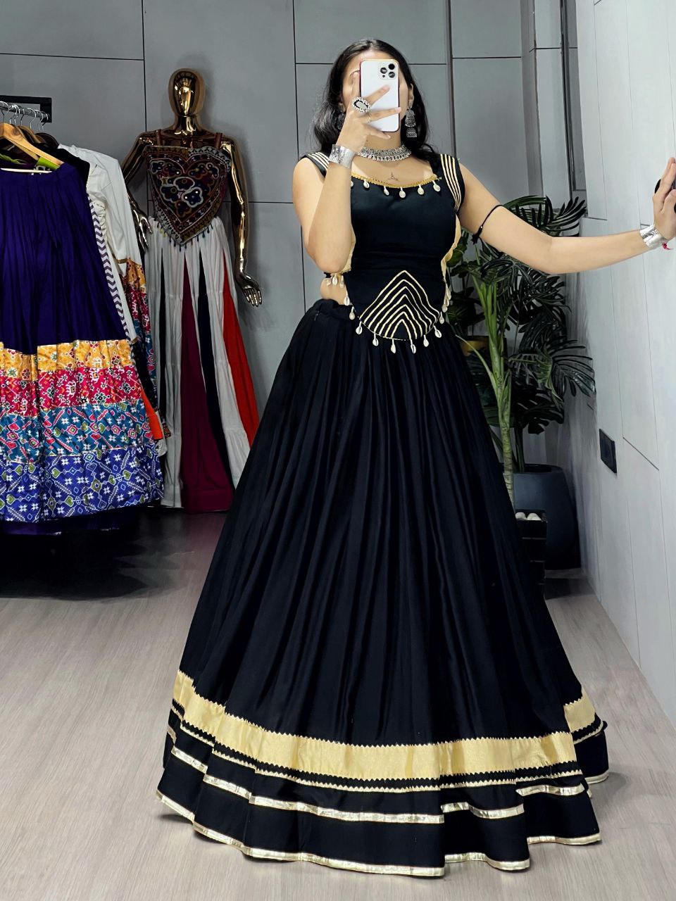 Color_Black