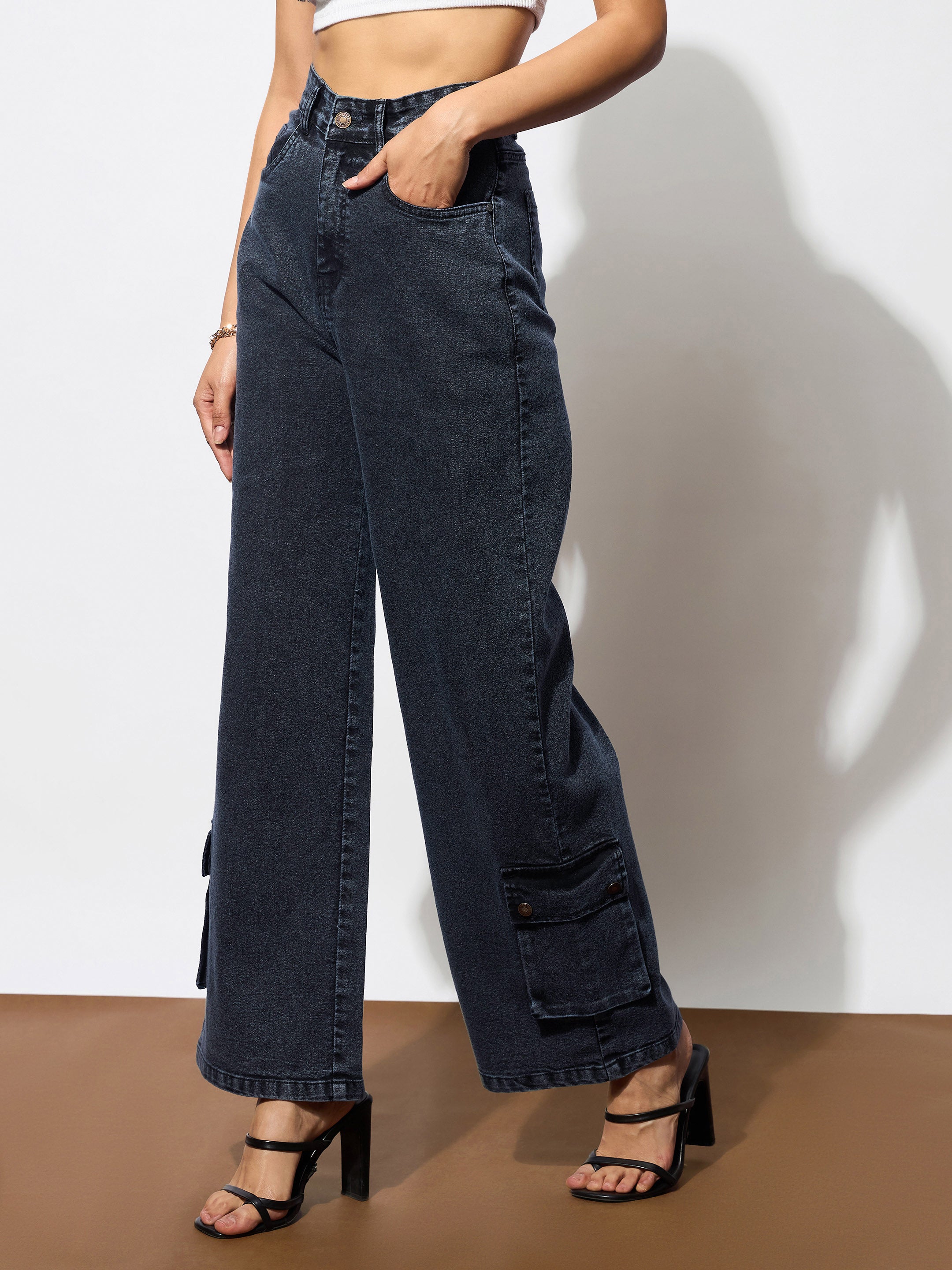 Women's Black Washed Hem Pocket Stretch Straight Jeans
