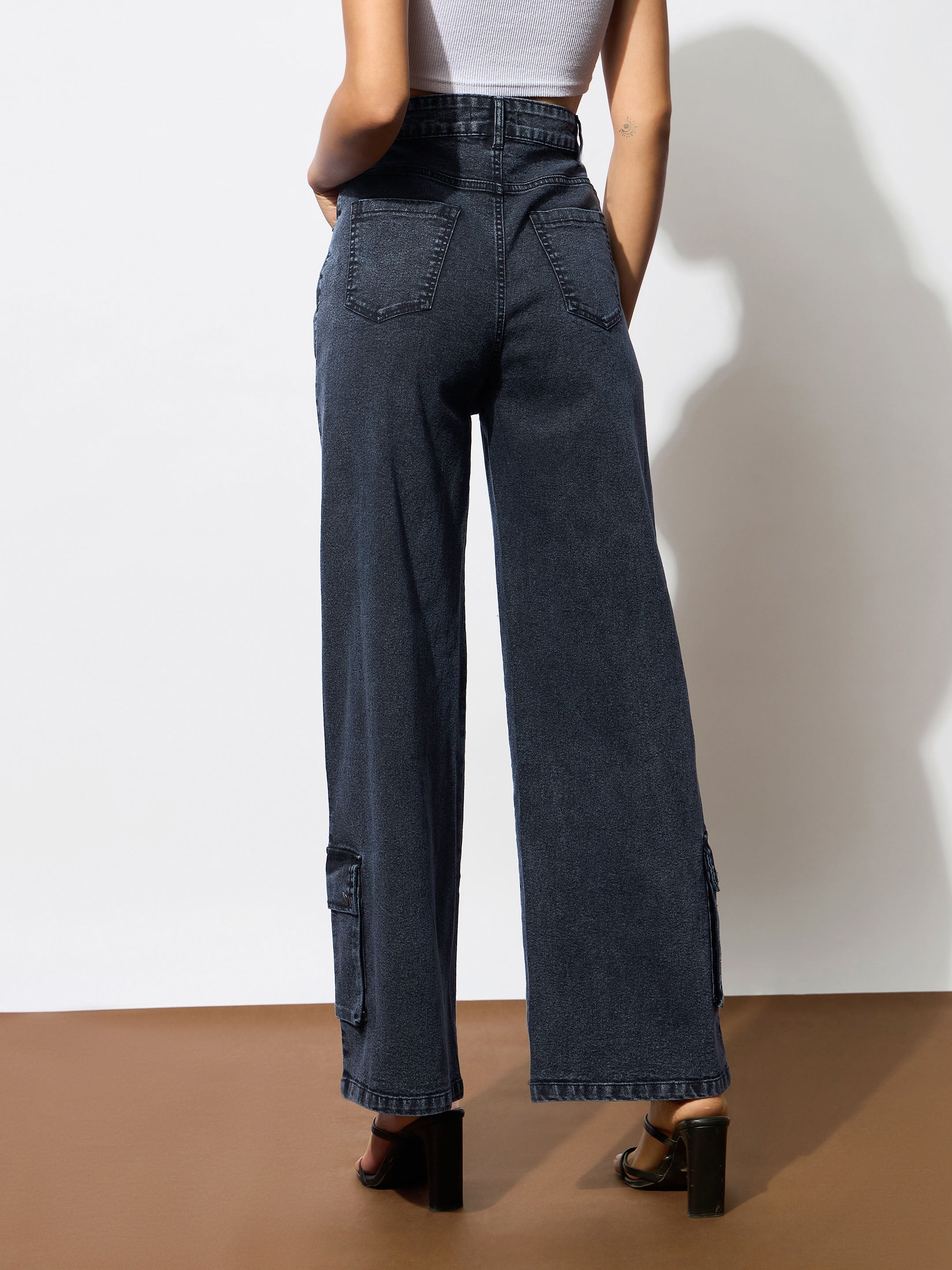 Women's Black Washed Hem Pocket Stretch Straight Jeans