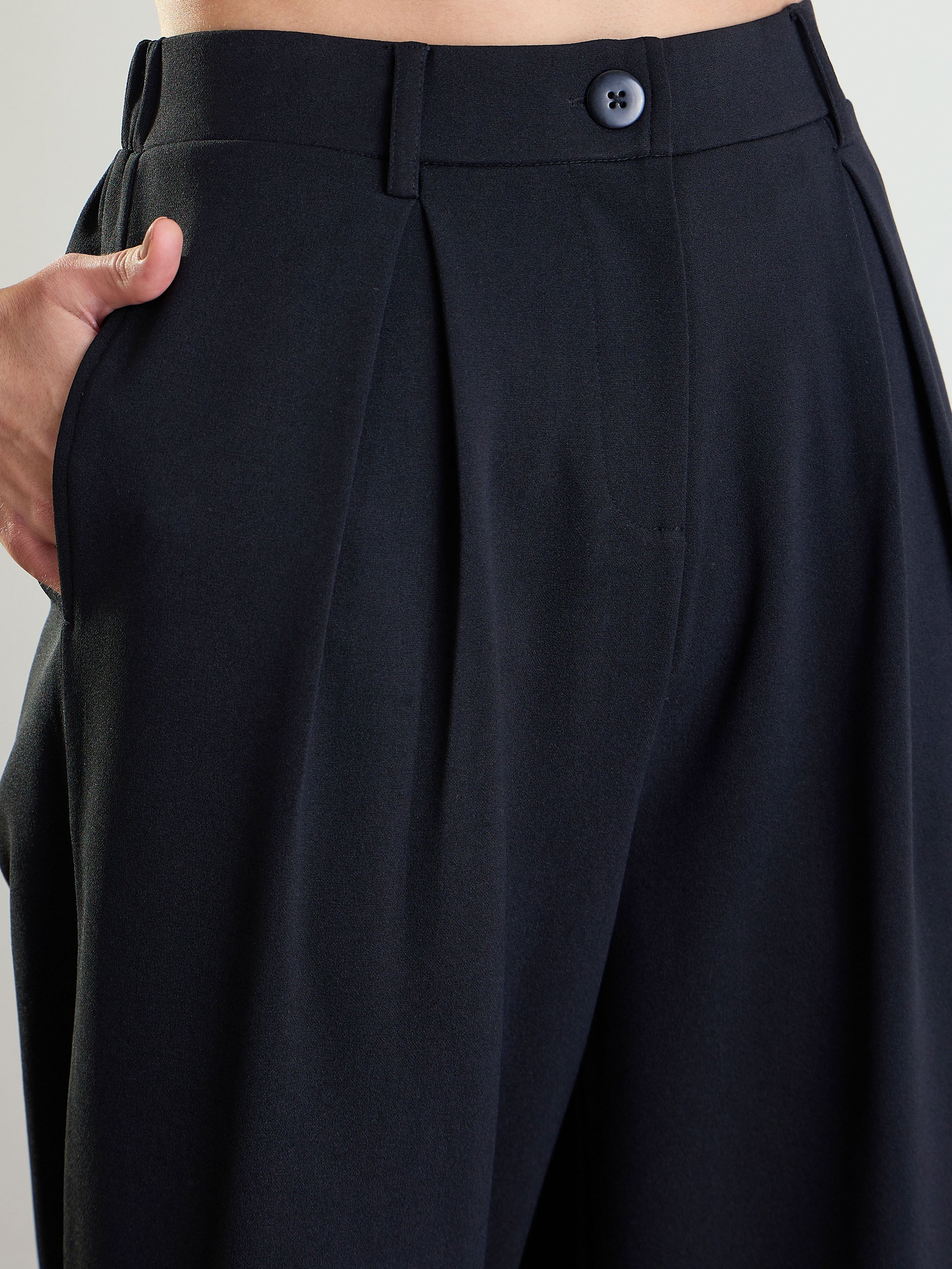 Women's Black High-Rise Front Pleated Korean Pants