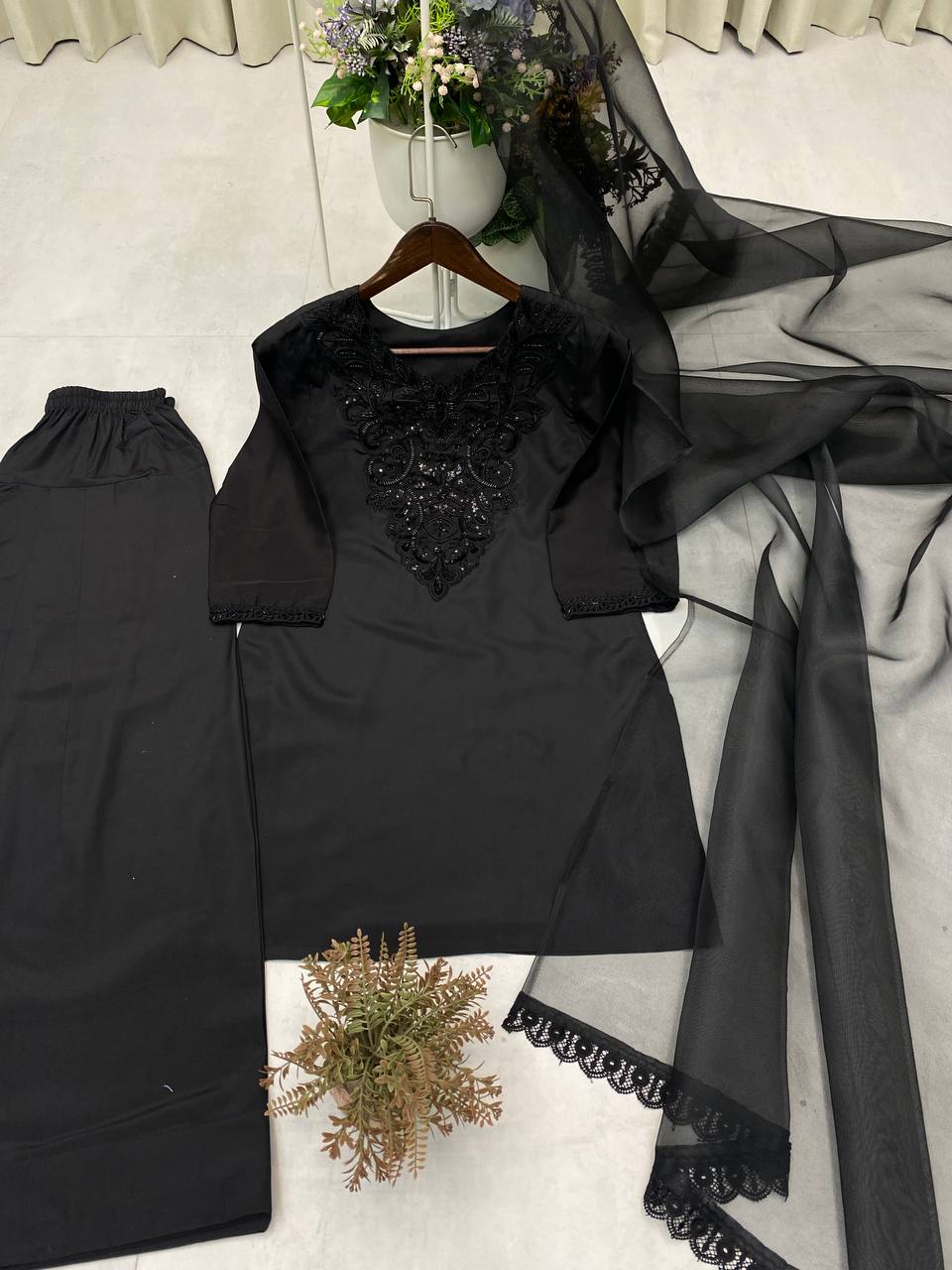 Color_Black